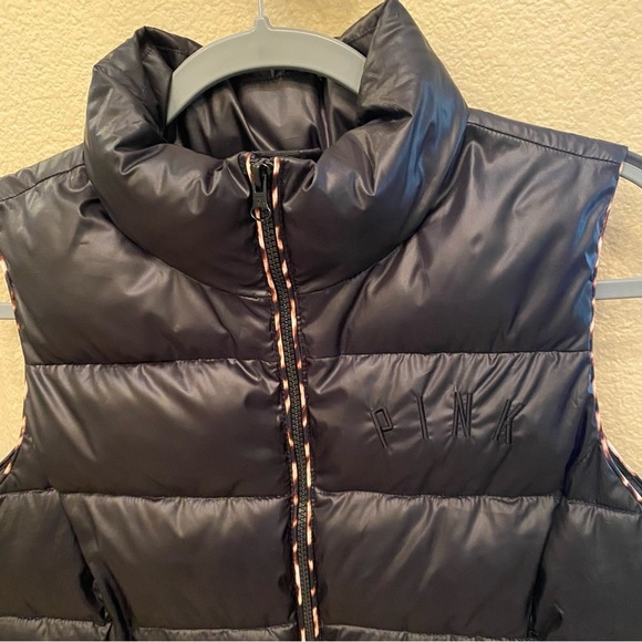 PINK Victoria’s Secret Black Puffer Vest with Leopard Trim Size Small - Picture 2 of 7
